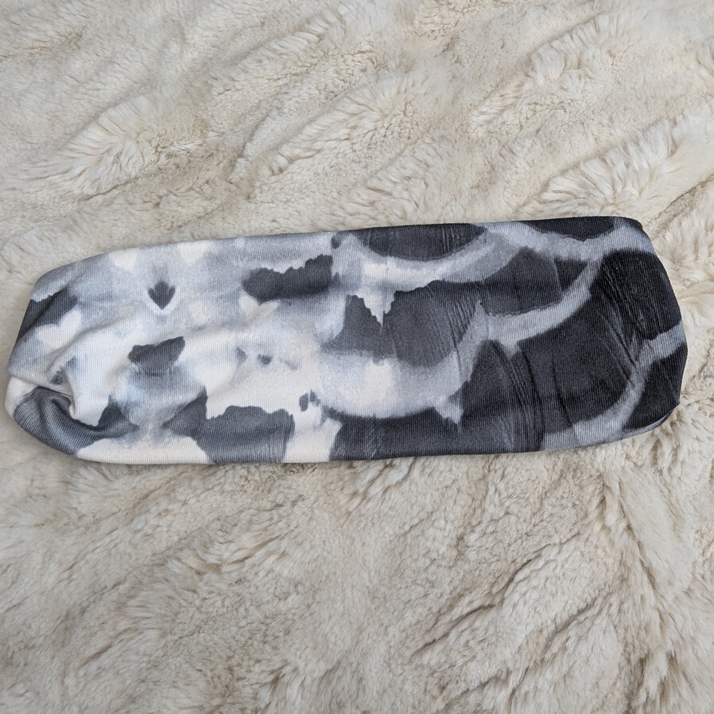 Lululemon Athletica Black and White Headband